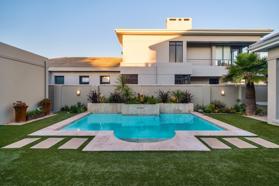 5 Bedroom Property for Sale in Sunset Links Western Cape